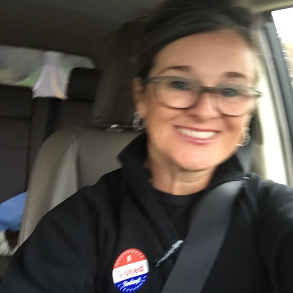 Meet your Posher, Janet - Picture 1 of 1